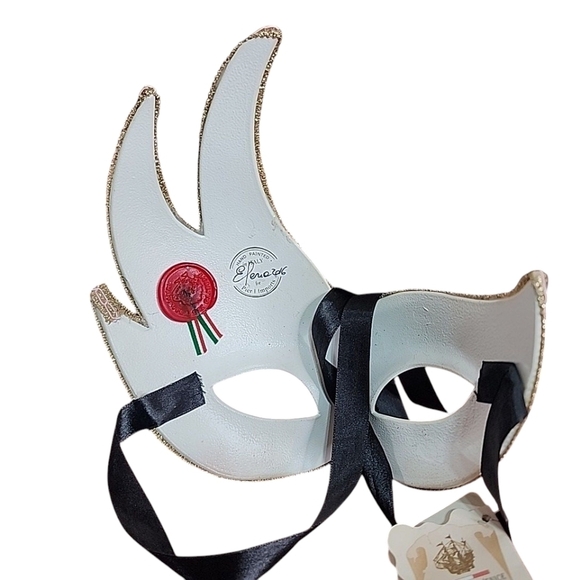 Pier 1  Italian Womens Masquerade Mask... signed 2016 - Picture 3 of 3